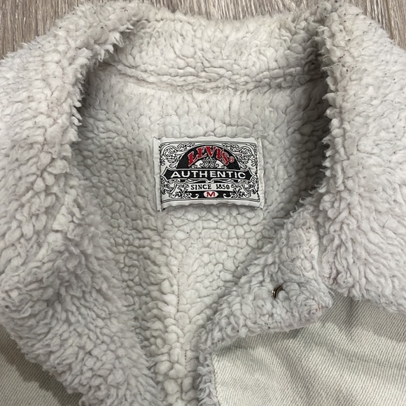 Levis Jacket - Picture 2 of 4